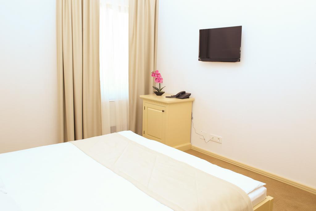 Hotel Bohemia Bákó Szoba fotó